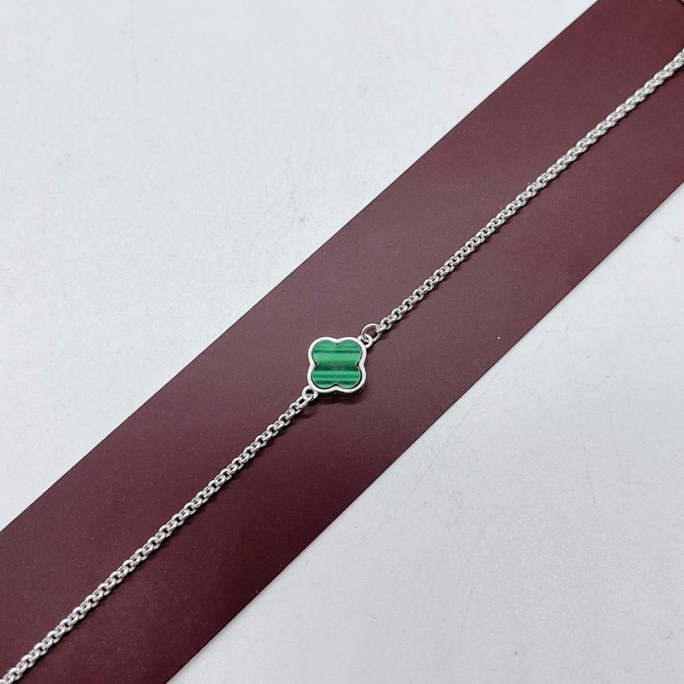 Lắc Tay Cỏ Bốn Lá 1 Bông Chanel-duoc-ban-tai-Kim Cường Jewelry