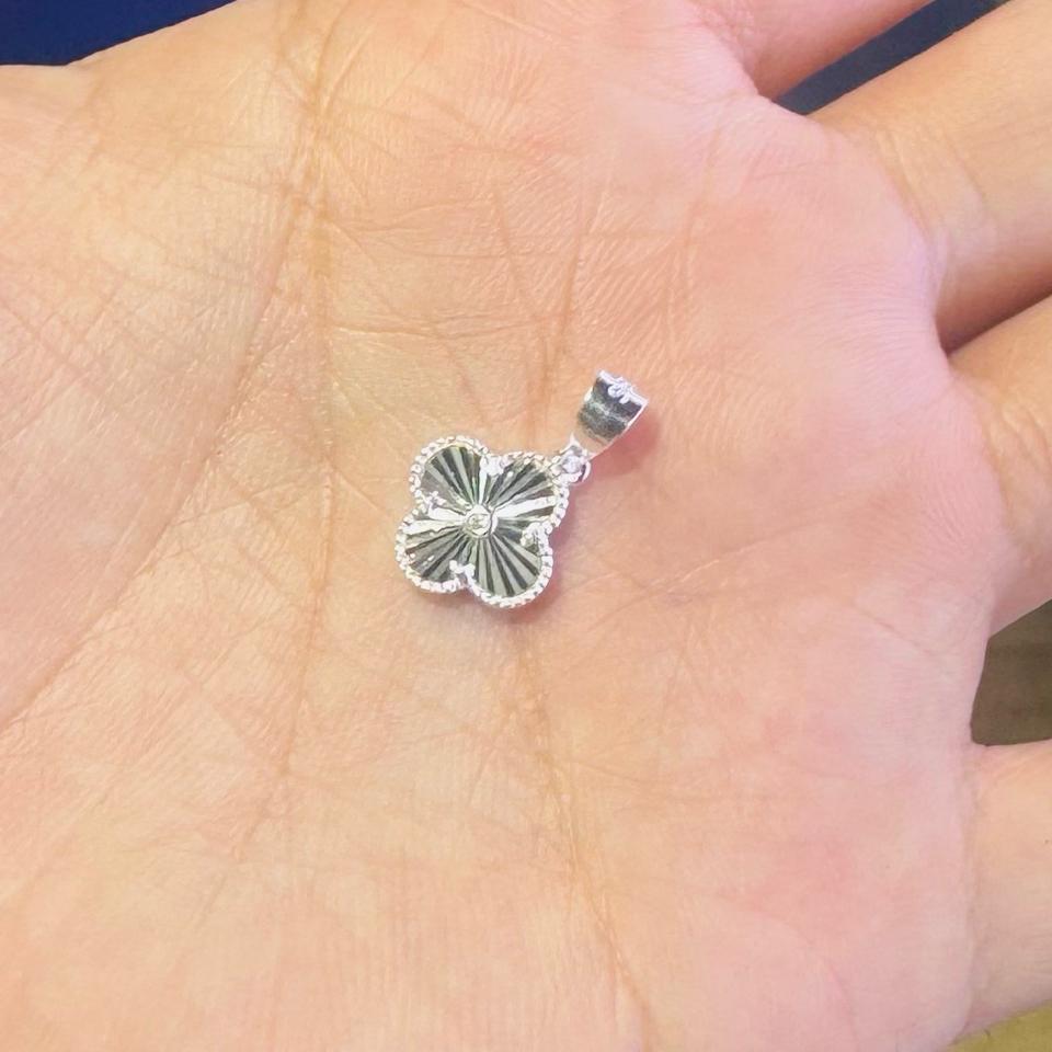 Mặt 4 Lá Trắng Khắc Máy 10ly YT-K797-duoc-ban-tai-Kim Cường Jewelry