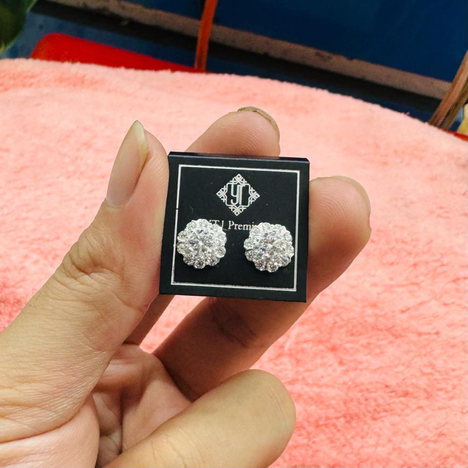 Bông Xoàn New zealand Hoa 10 Cánh 4li Khoá Vặn YTM-78401-duoc-ban-tai-Kim Cường Jewelry