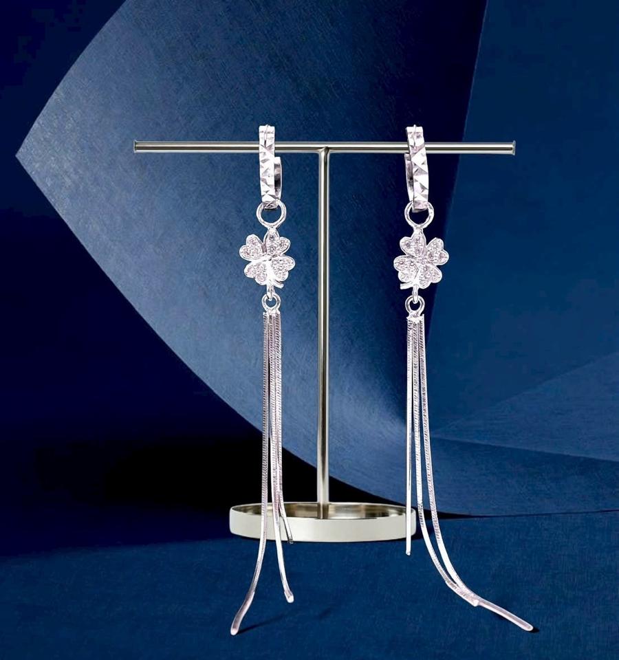 Bông Tua Mì Bông Bốn Lá-duoc-ban-tai-Kim Cường Jewelry