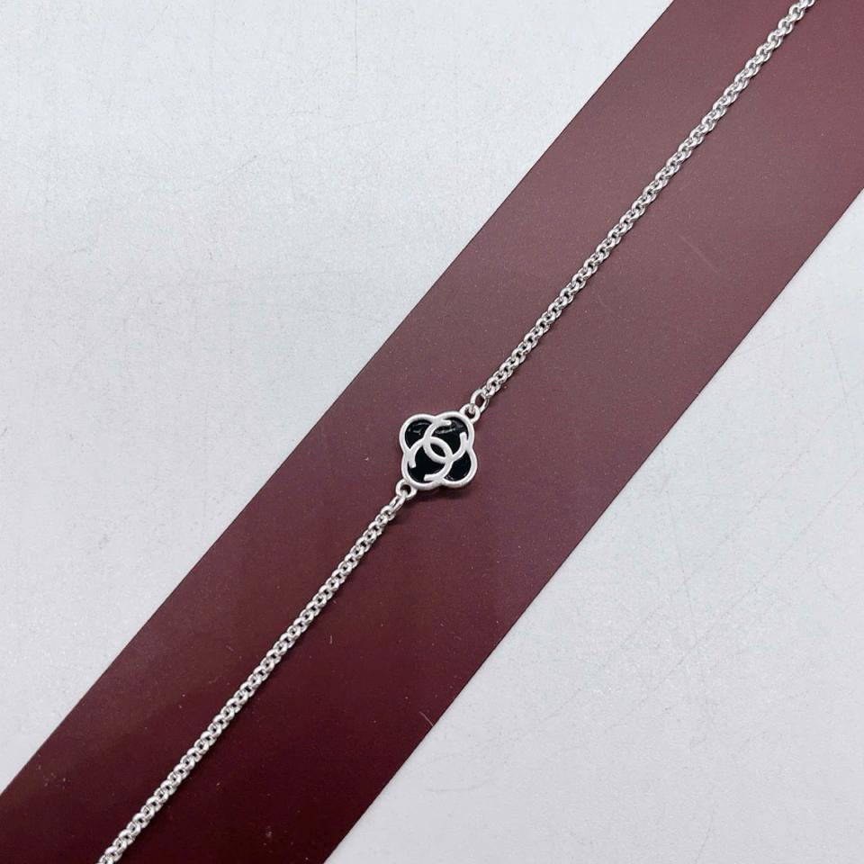 Lắc Tay Cỏ Bốn Lá 1 Bông Chanel-duoc-ban-tai-Kim Cường Jewelry