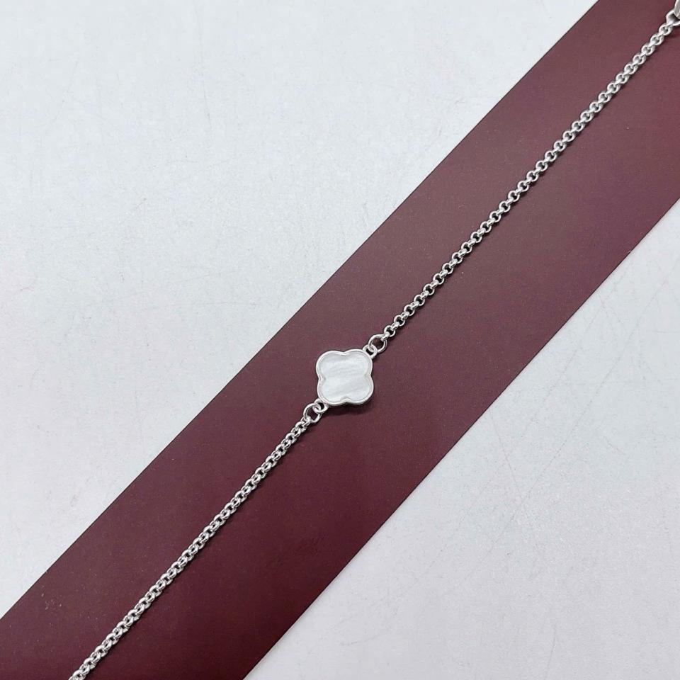 Lắc Tay Cỏ Bốn Lá 1 Bông Chanel-duoc-ban-tai-Kim Cường Jewelry