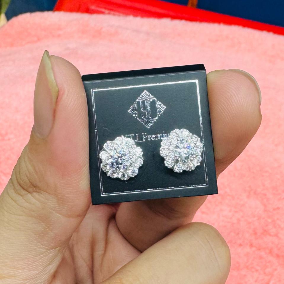 Bông Xoàn New zealand Hoa 10 Cánh 4li Khoá Vặn YTM-78401-duoc-ban-tai-Kim Cường Jewelry