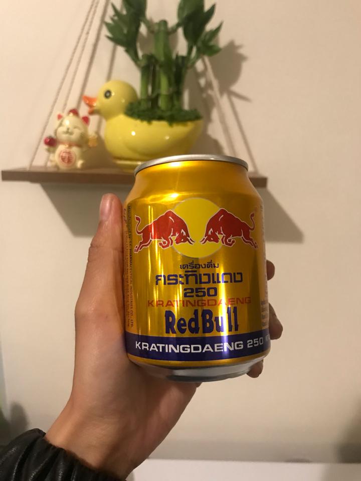 Bò húc (lon)-duoc-ban-tai-Tiệm trà sữa Mini Tea