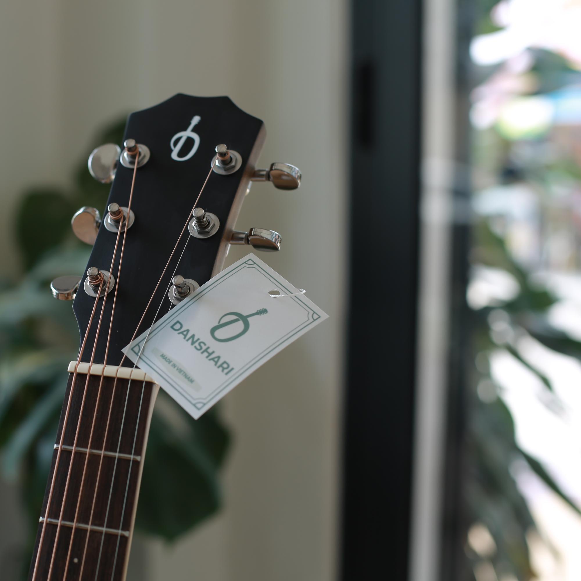 Guitar Acoustic DANSHARI AE200-duoc-ban-tai-Danshari Guitar