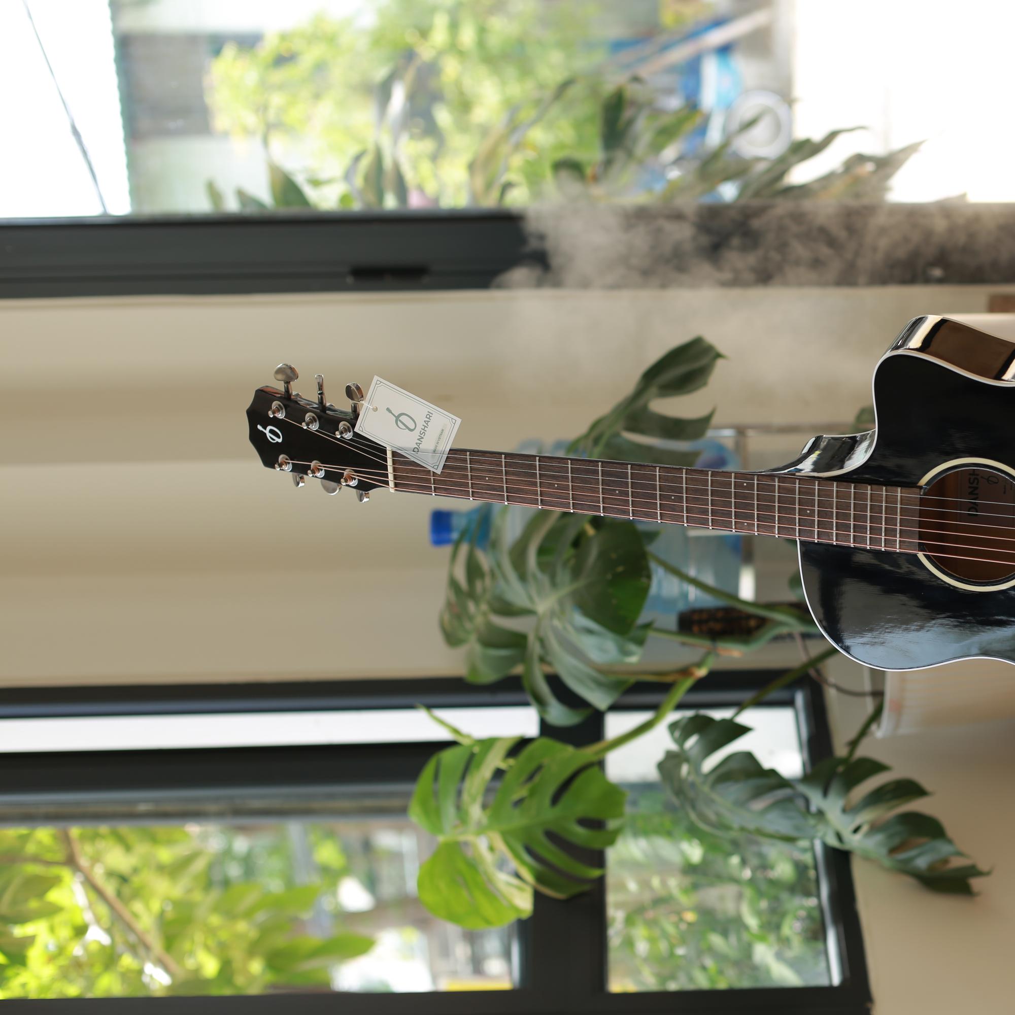 Guitar Acoustic DANSHARI AE300-duoc-ban-tai-Danshari Guitar