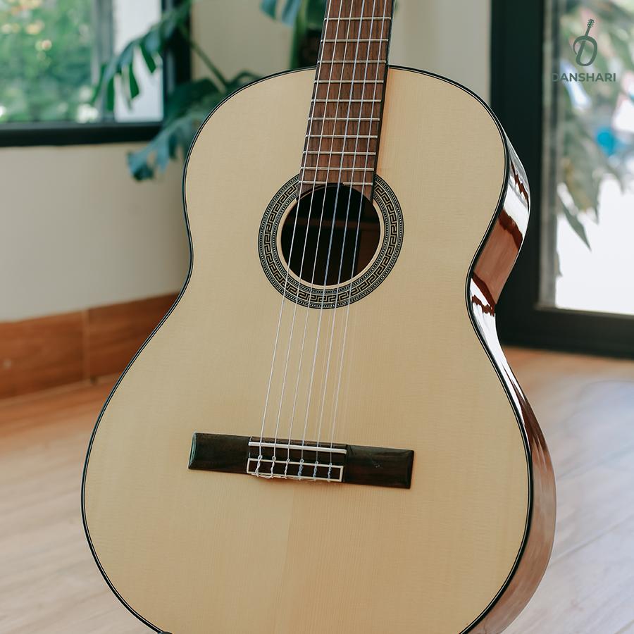 Guitar Classic DANSHARI CM1-duoc-ban-tai-Danshari Guitar