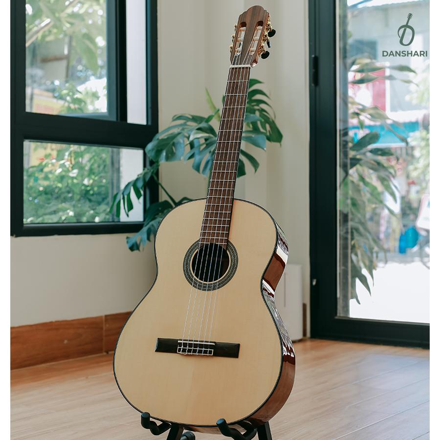 Guitar Classic DANSHARI CM1-duoc-ban-tai-Danshari Guitar