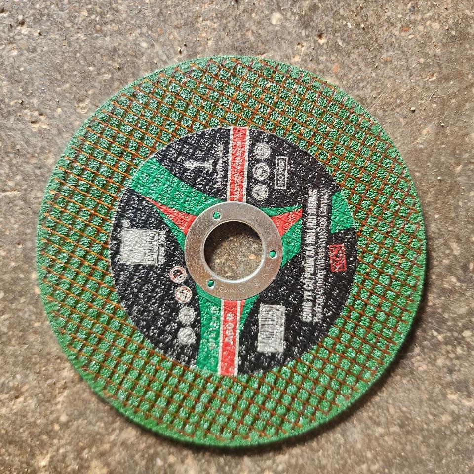 Đá cắt sắt 1T Hải dương-duoc-ban-tai-Cửa Hàng Thành Quang