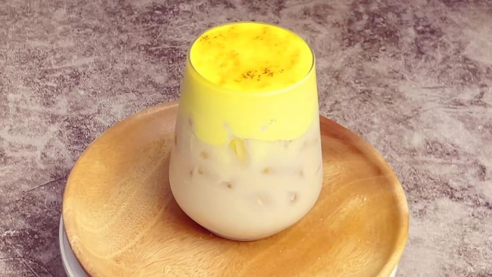 Trà sữa kem dừa nướng-duoc-ban-tai-MỘC QUÁN MỲ CAY