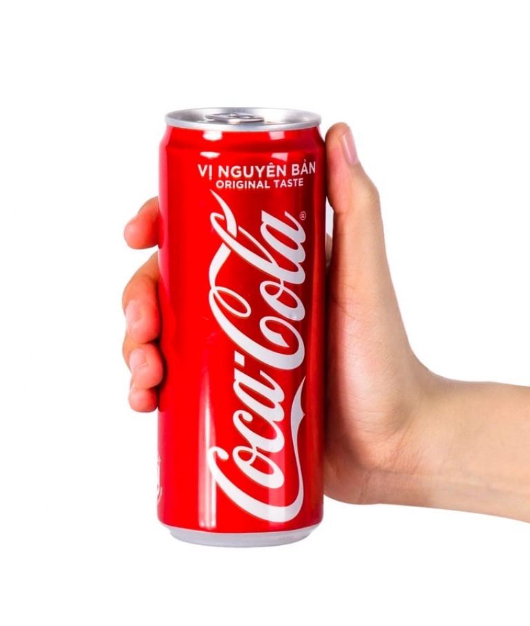 Cocacola-duoc-ban-tai-MỘC QUÁN MỲ CAY