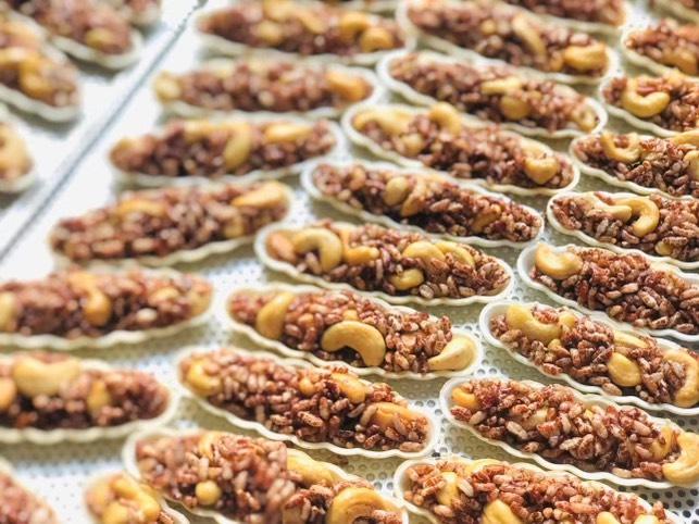 Bánh thuyền điều gạo lứt-duoc-ban-tai-HERBREAD - Tiệm bánh thủ công Sài Gòn