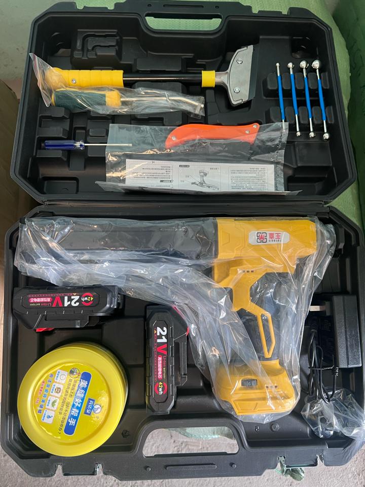 Súng bắn keo chà ron gạch sử dụng pin 21V, máy bắn keo ron epoxy 2 thành phần-duoc-ban-tai-Keo Giá Rẻ Chi Nhánh Miền Đông