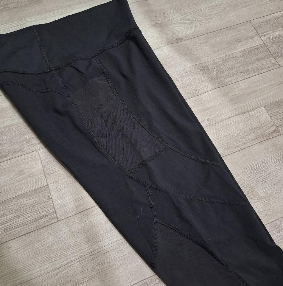 Legging adidas-duoc-ban-tai-Annie Store