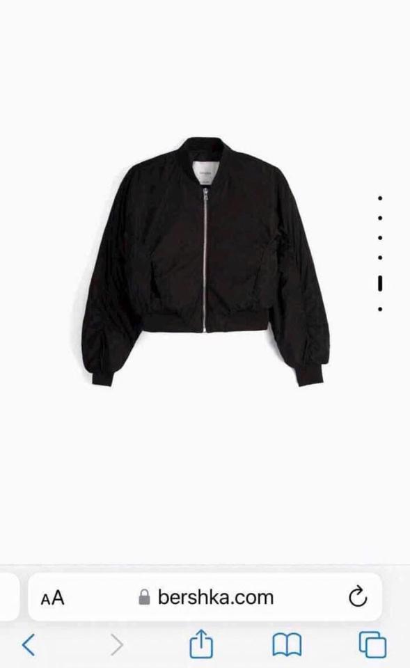 Bomber Bershka-duoc-ban-tai-Annie Store