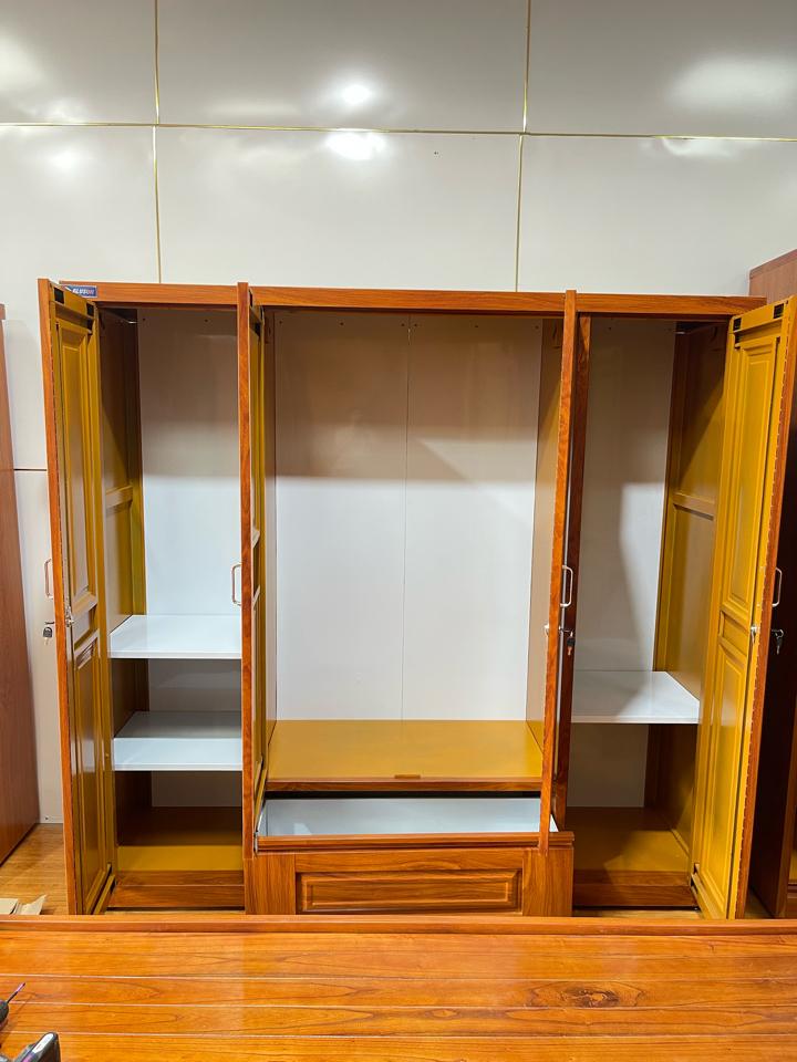 Tủ quần áo 4 cánh ngăn kéo cánh huỳnh -duoc-ban-tai-GOLDSUN - TỦ THÉP, GIƯỜNG THÉP, BÀN HỌC THÉP VÂN GỖ