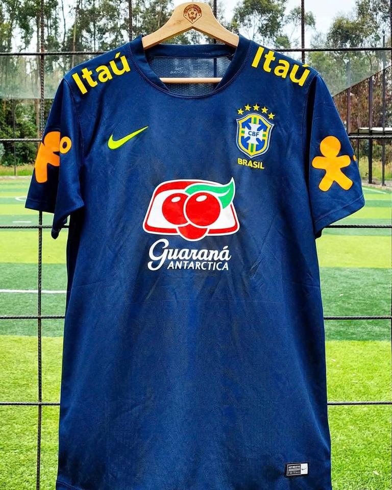 Brazil Training WC 2018 Player-duoc-ban-tai-US SPORT CẦN THƠ