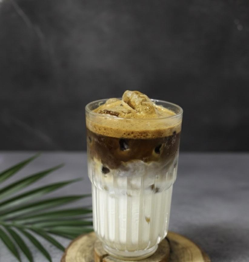 Bạc Xỉu Đá-duoc-ban-tai-Ngọc Bích Coffee