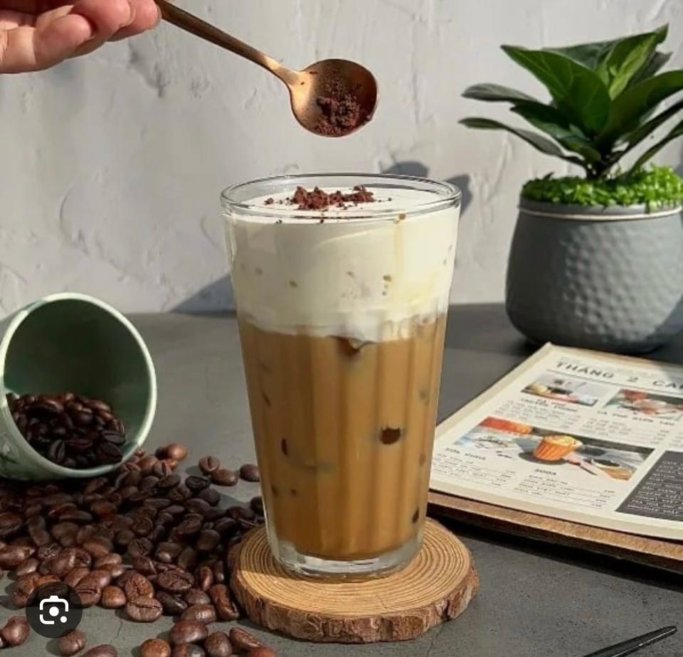 Cà Phê Muối-duoc-ban-tai-Ngọc Bích Coffee