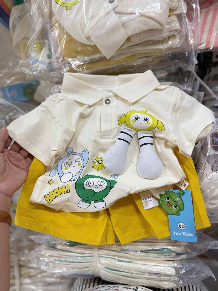 Bộ polo nổi quần vàng Táo Kids-duoc-ban-tai-Quỳnh Shop Kids