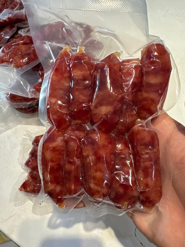 Lạp xưởng 500g-duoc-ban-tai-18Food Sóc Trăng            MST: 094092004915