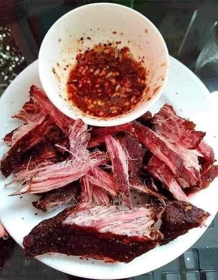 Lợn sấy tây bắc kèm bột canh chẩm chéo-duoc-ban-tai-BẾP NHÀ TRANG