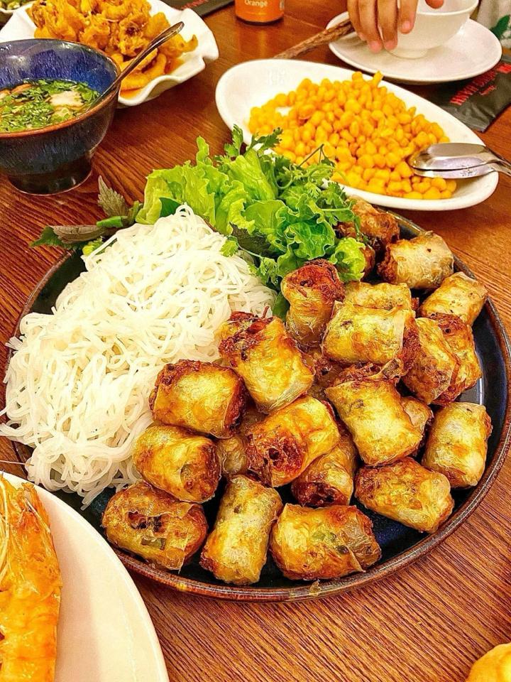 Chả Nem Hồng Hạnh -duoc-ban-tai-Tiệm Nhà Bốp Ben