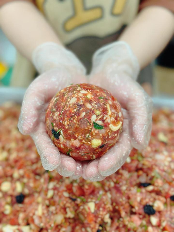 Thập cẩm xá xíu-duoc-ban-tai-Tiệm Nhà Bốp Ben