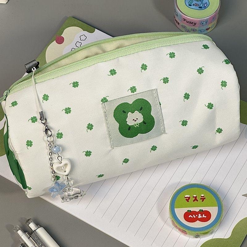 Hộp Bút Cỏ 4 Lá May Mắn-duoc-ban-tai-Tôm Heo Xứ Quán