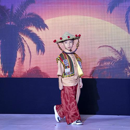 Khoá học Model Kid Cơ Bản-duoc-ban-tai-WOW KID TRAINING