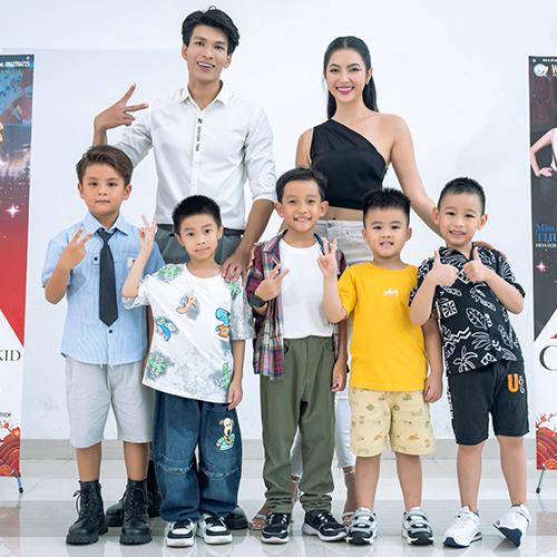 Khoá Model Kid Update-duoc-ban-tai-WOW KID TRAINING