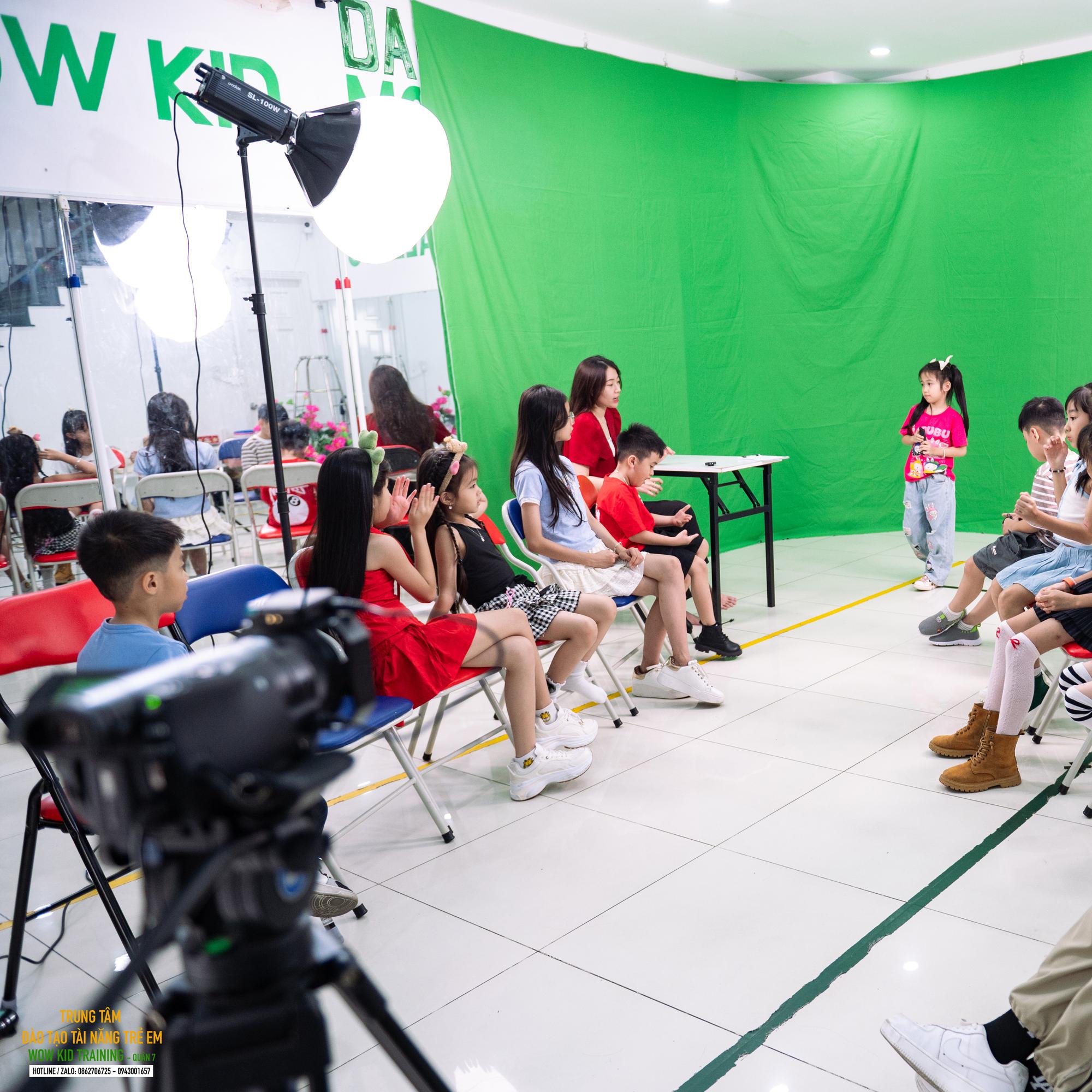 Khoá học Mc Kid - Cơ Bản Hè chỉ từ -duoc-ban-tai-WOW KID TRAINING