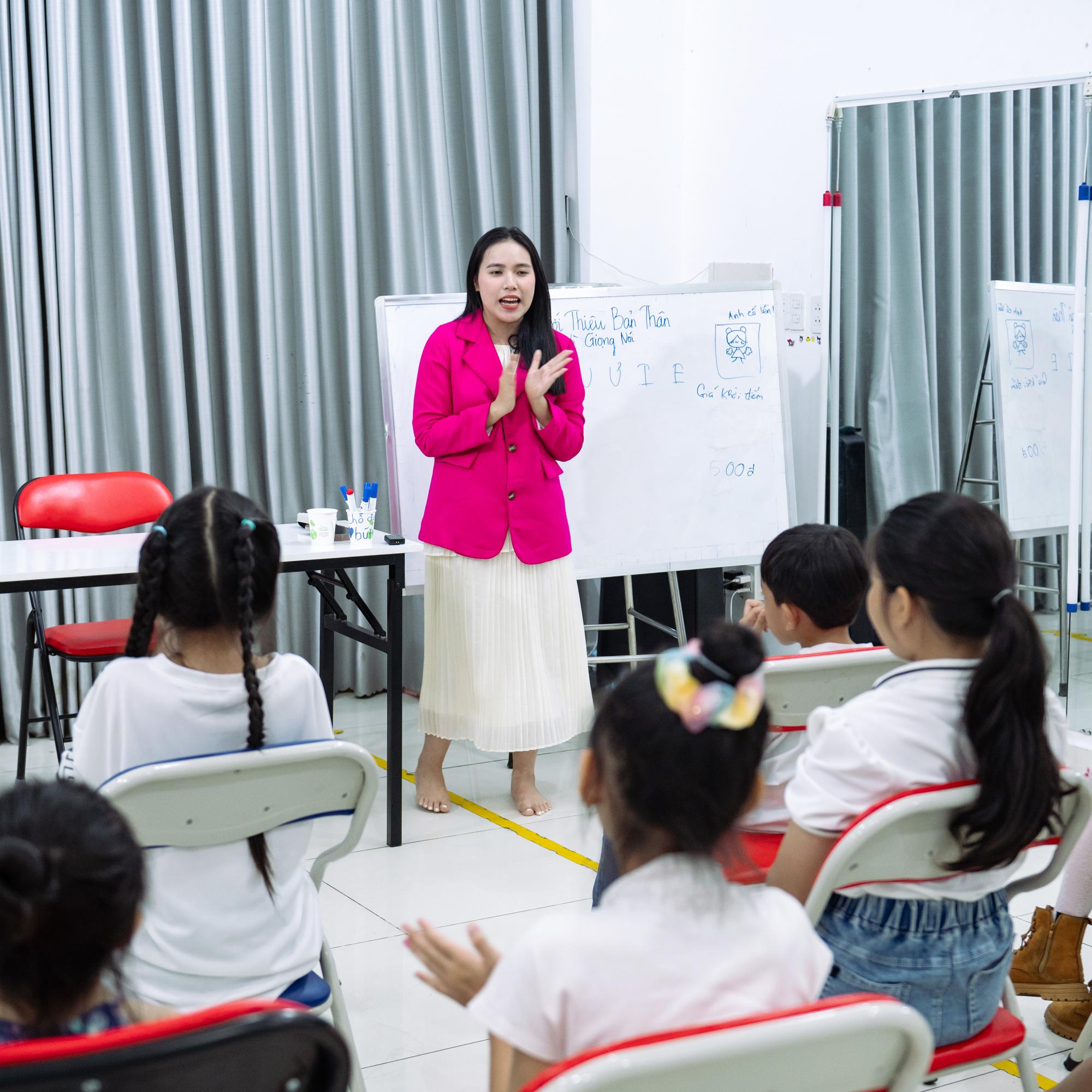 Khoá học Mc Kid - Cơ Bản Hè chỉ từ -duoc-ban-tai-WOW KID TRAINING