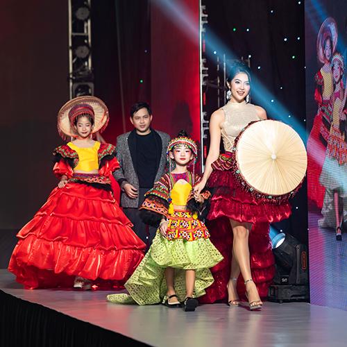 Khoá học Model Kid Nâng cao cùng người nổi tiếng-duoc-ban-tai-WOW KID TRAINING