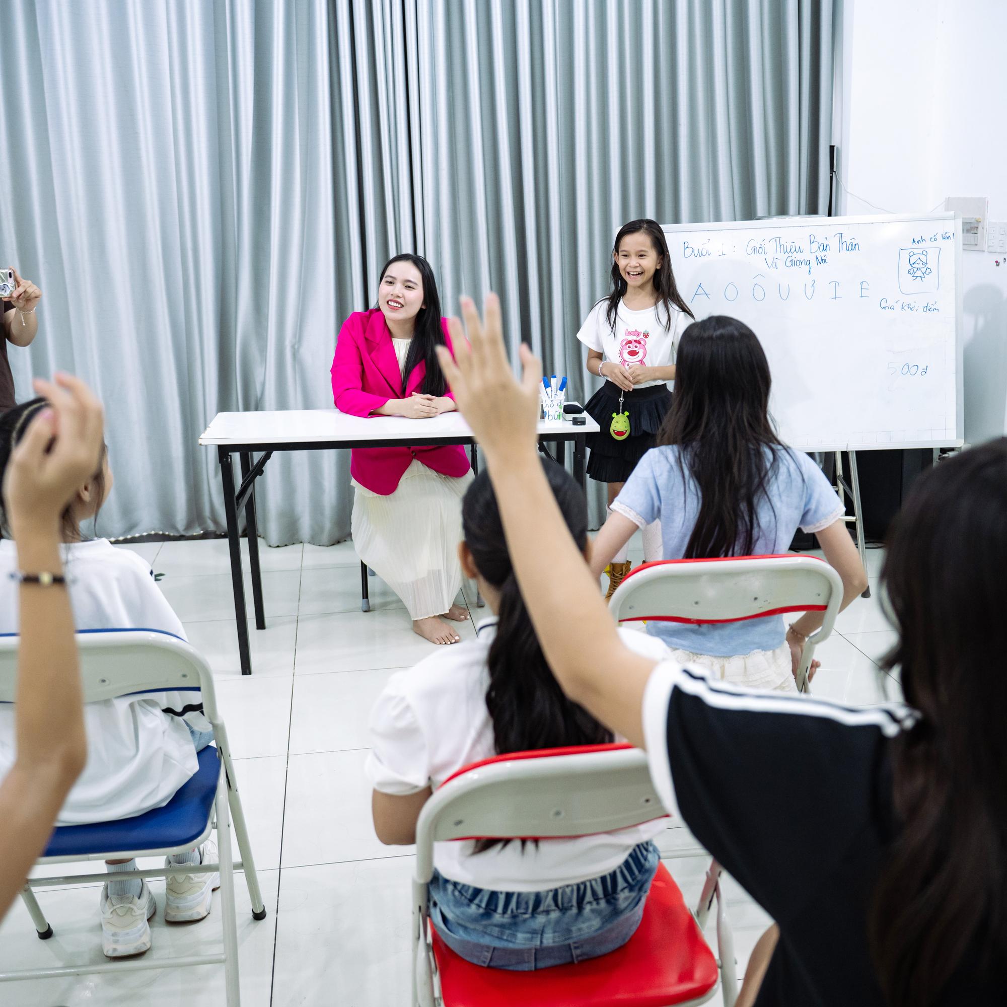 Khoá học Mc Kid - Cơ Bản Hè chỉ từ -duoc-ban-tai-WOW KID TRAINING