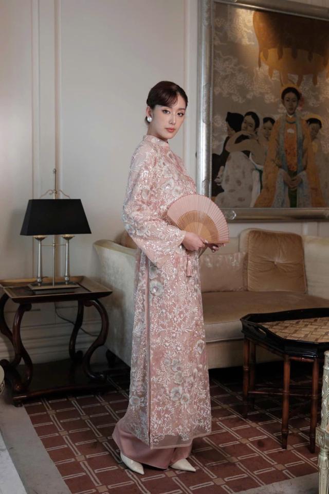 Áo dài hoa trà hồng kim sa Amoi Maison Havu-duoc-ban-tai-JANADE - CHO THUÊ ĐẦM