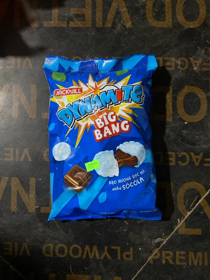 Kẹo Dynamite big bang-duoc-ban-tai-Tạp Hoá Cô Mến