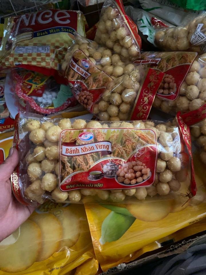 Bánh nhãn vừng-duoc-ban-tai-Tạp Hoá Cô Mến