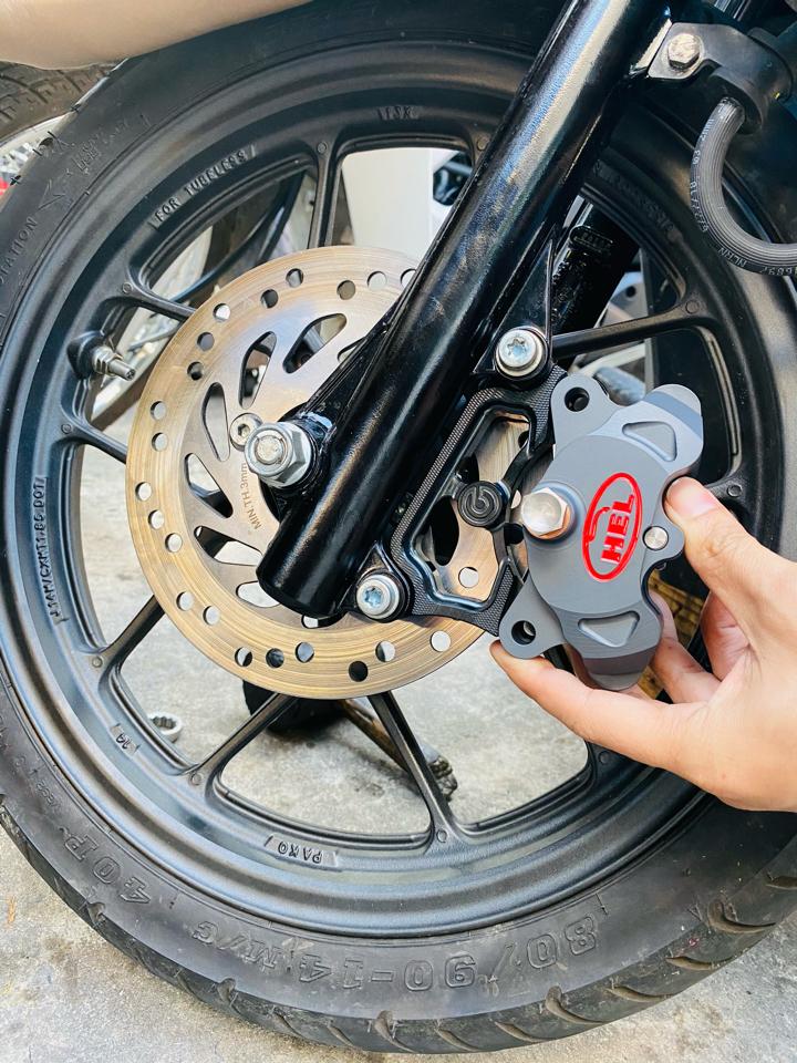 Heo dầu HEL Performance 2pis đối xứng billet cnc màu xi măng-duoc-ban-tai-KENEIAN PARTS