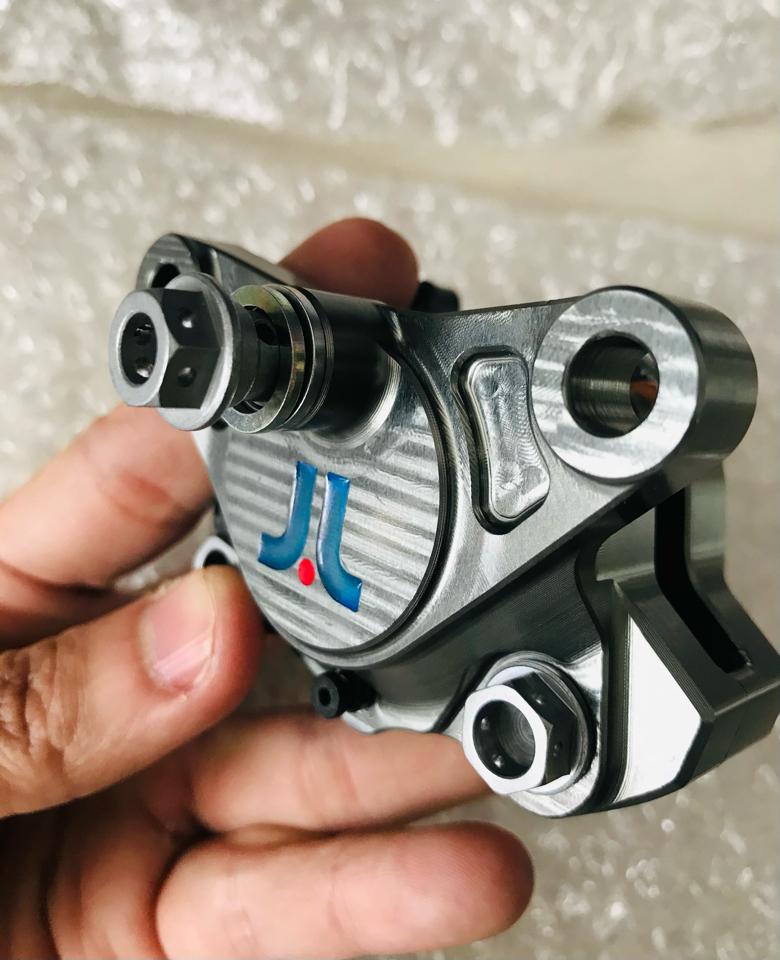 Heo thắng J.Juan Racing 2pis đối xứng D25mm billet cnc 2 mảnh-duoc-ban-tai-KENEIAN PARTS
