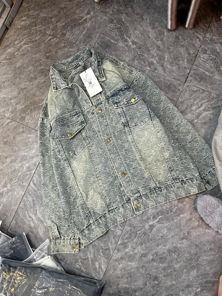 Khoác bò lv dập nổi-duoc-ban-tai-ANN Unisex