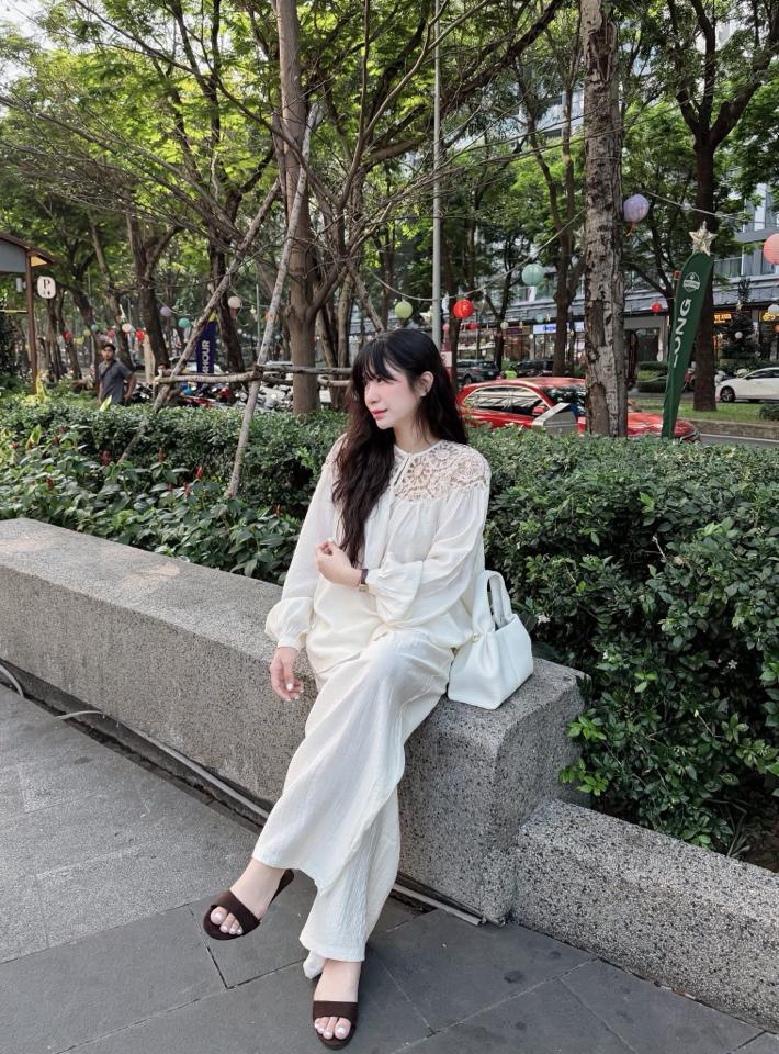 Áo ren kiểu -duoc-ban-tai-ANN BASIC