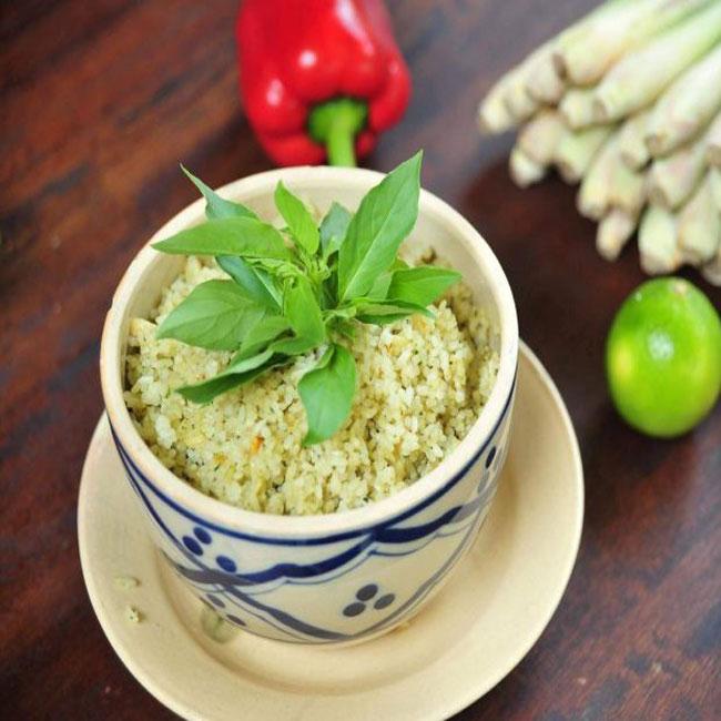 Cơm chiên hương nhu lá é (holy basil fried rice)-duoc-ban-tai-RICE ON RICE