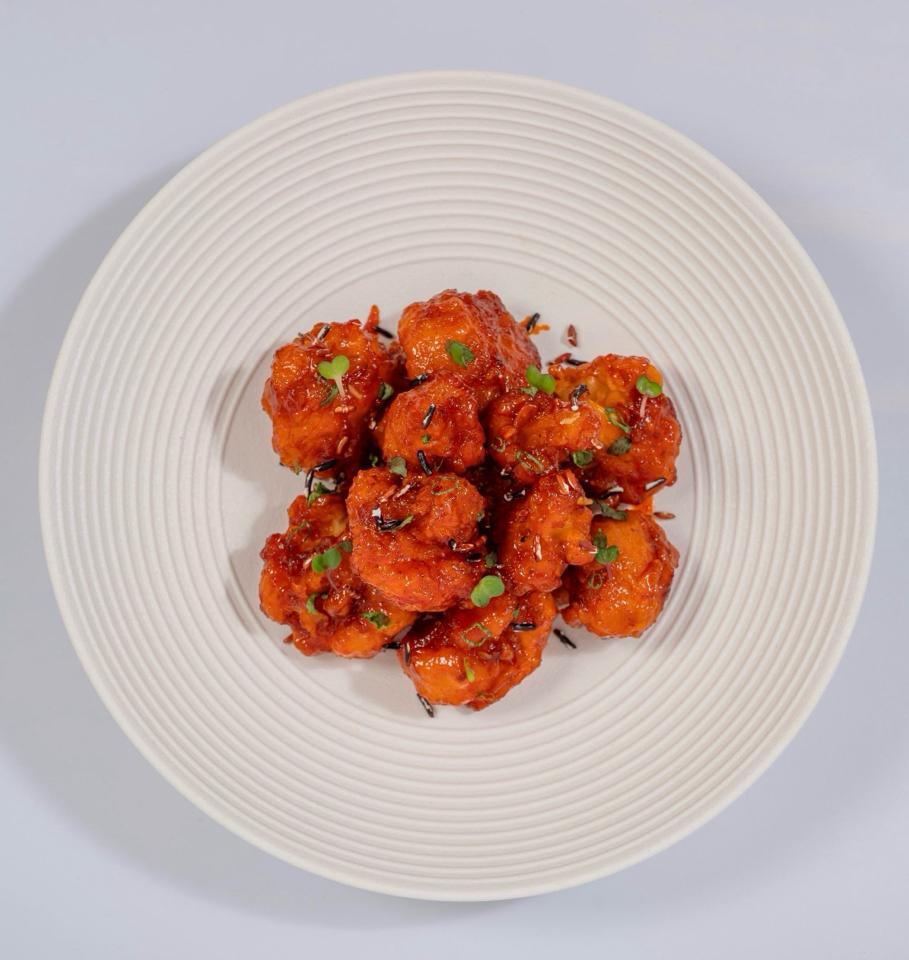 Bông cải chiên sốt ớt (Cauliflower fries)-duoc-ban-tai-RICE ON RICE