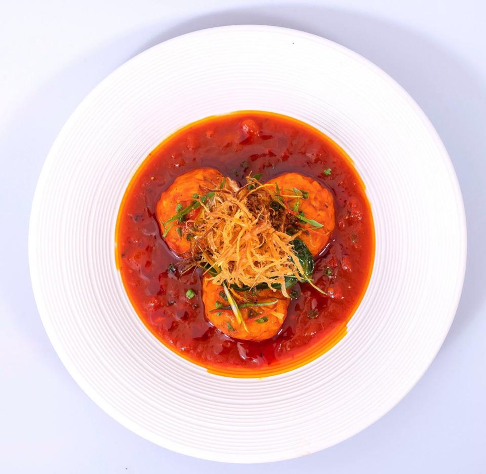 Xíu mại sốt trái gấc (siumai w. sweet gourd sauce)-duoc-ban-tai-RICE ON RICE