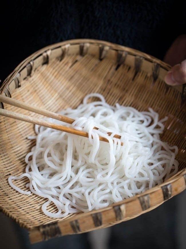 Bún thêm nhỏ (small vermicelli)-duoc-ban-tai-RICE ON RICE