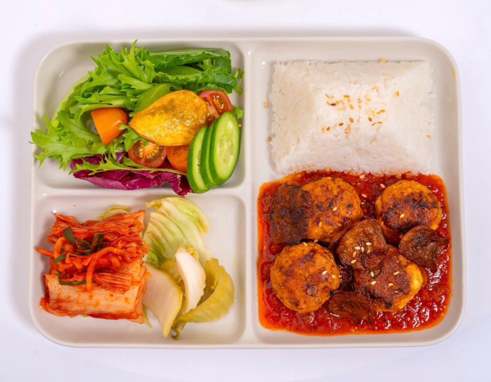 Bento 3 - Siumai balls w. Korean sauce-duoc-ban-tai-RICE ON RICE