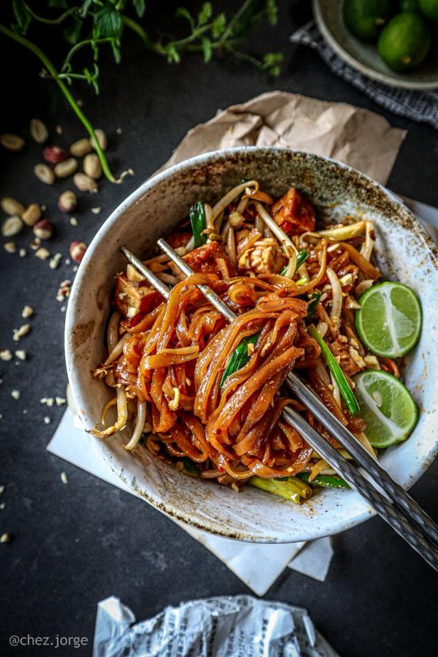 Pad Thai-duoc-ban-tai-RICE ON RICE