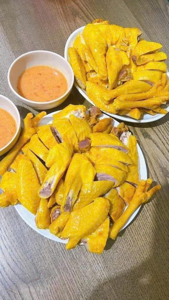 Gà ủ muối - khay nửa con-duoc-ban-tai-Xuân Kitchen
