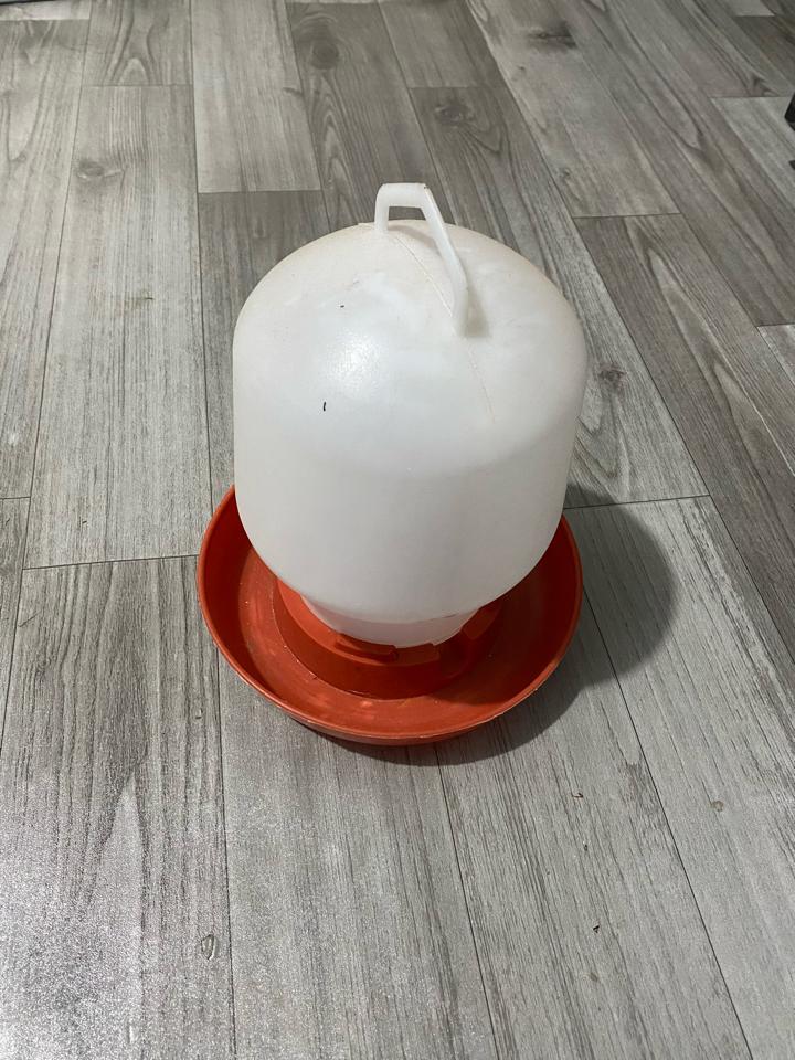 Máng uống cho gà size 20cm (4lit)-duoc-ban-tai-Cửa Hàng Thuốc Thú Y Lanh Luyến